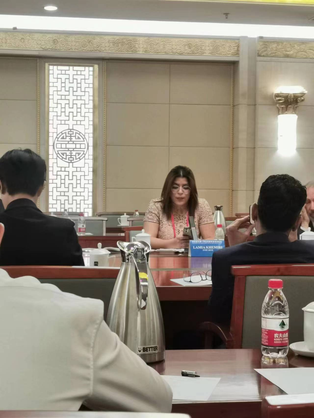 第四屆中阿政黨對(duì)話會(huì)舉行平行分議題討論，共話中阿文明交流的歷史與未來(lái)